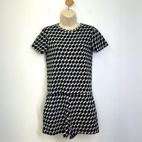 Zara - Trafaluc Black & White Geometric Short Sleeve Romper Jumper Short Size SM - Picture 2 of 12
